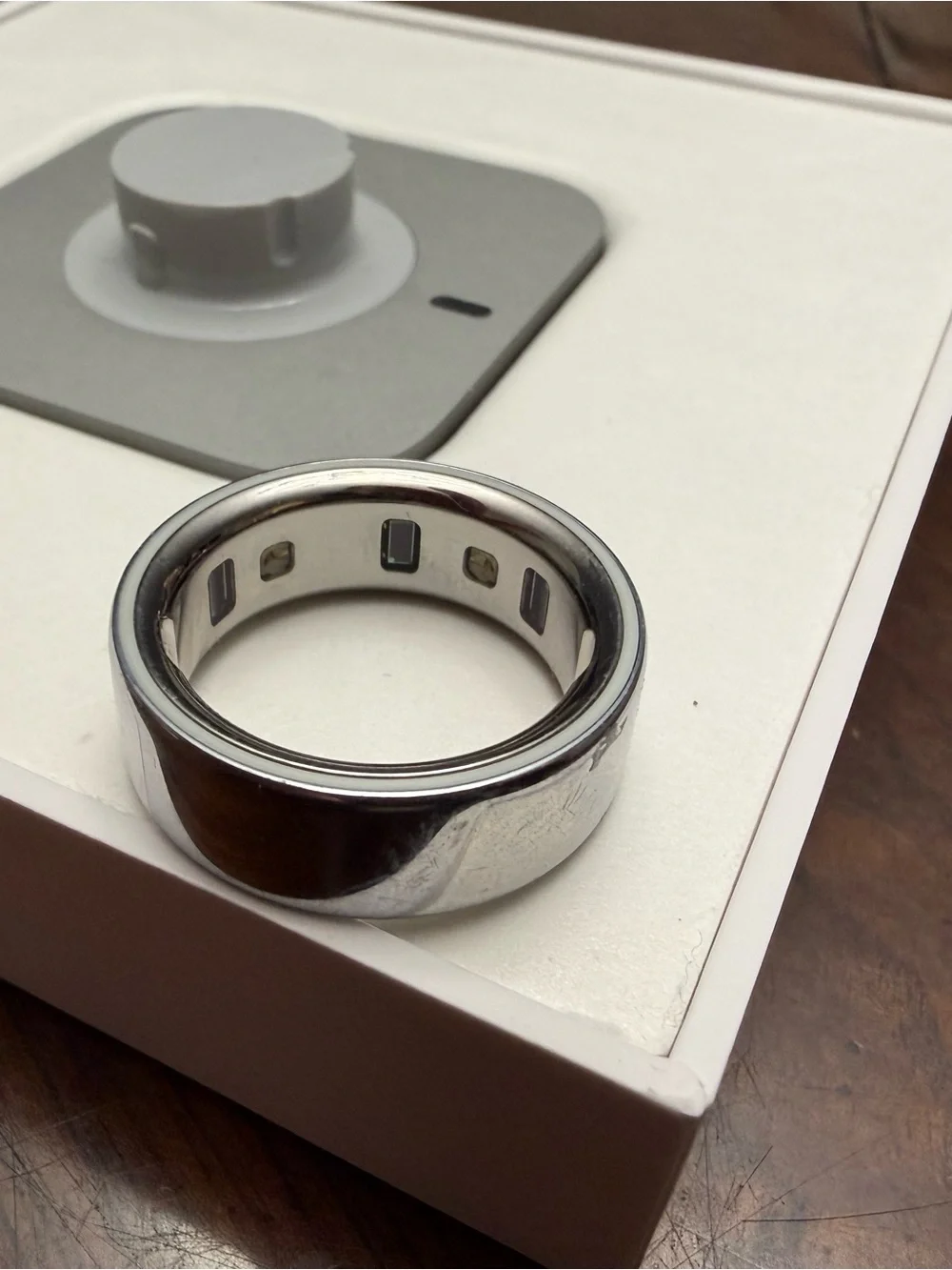 Oura Ring Charging Base in White and Silver